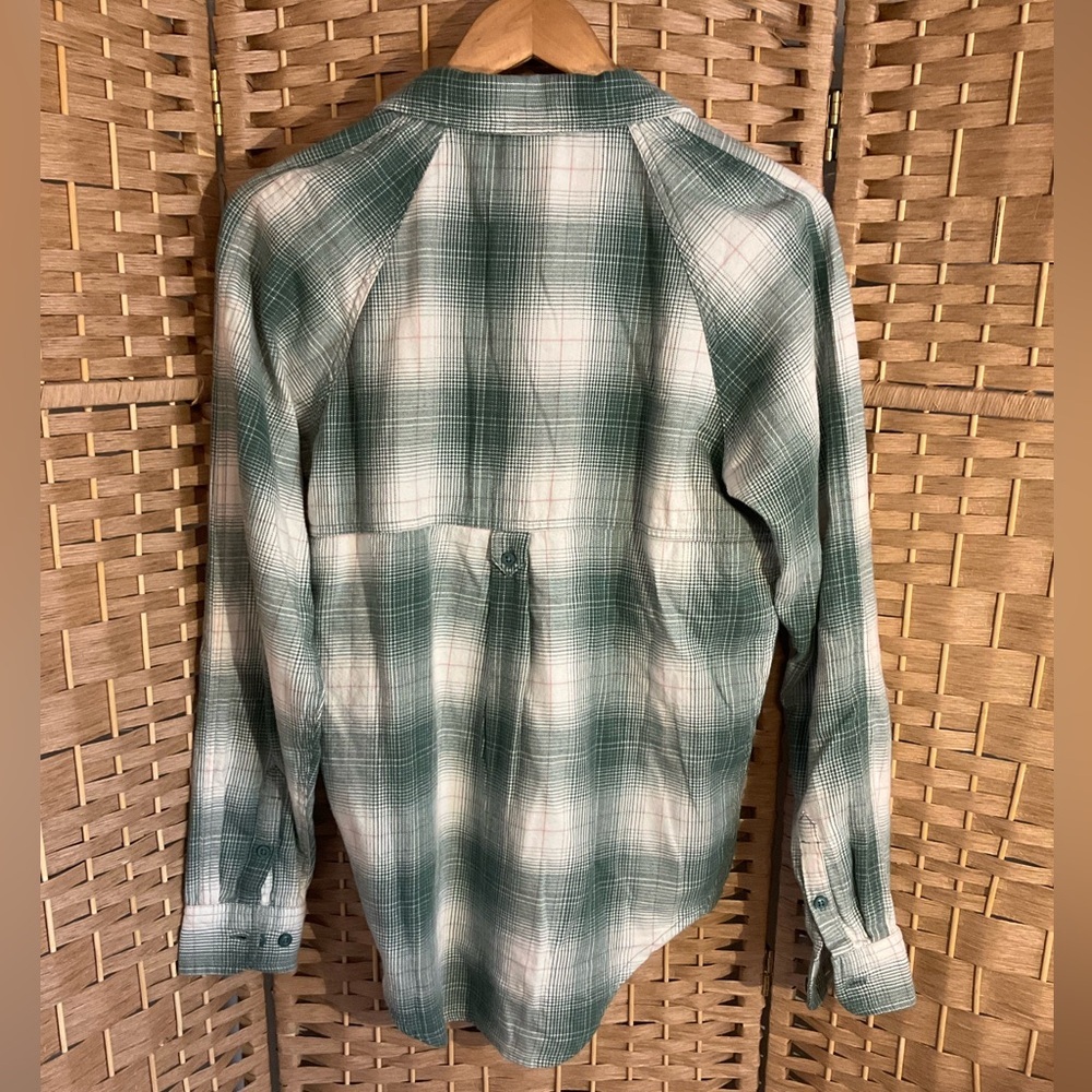 The North Face Plaid Cotton Shirt - Picture 2 of 10